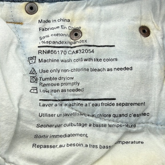 BDG Shortie Size 26 Cuffed Shorts 3 1/2" Inseam - Picture 10 of 16